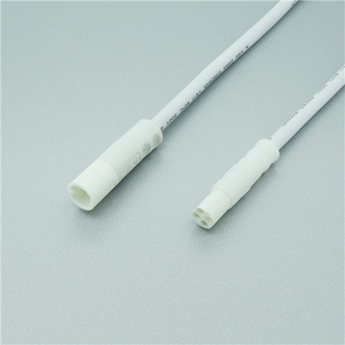 Produit — RGB mini plug FK-4 couleur blanche