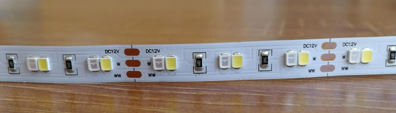 Produit — Strip LED IP20 SMD2835 9.6W/m 6k/rouge 24V le mètre x 10mm