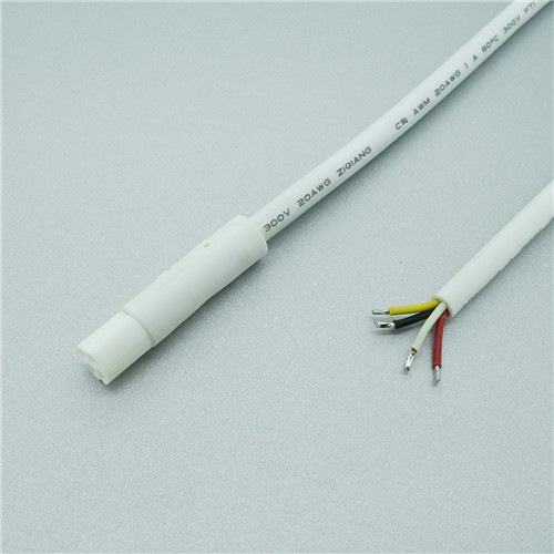 RGB Mâle plug 4 broches couleur blanche