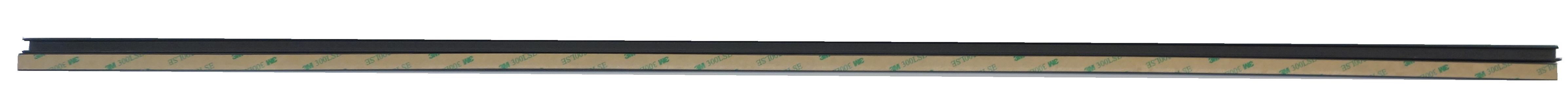 Goulotte PVC noir pour câble ajouré - adhésif - 1m