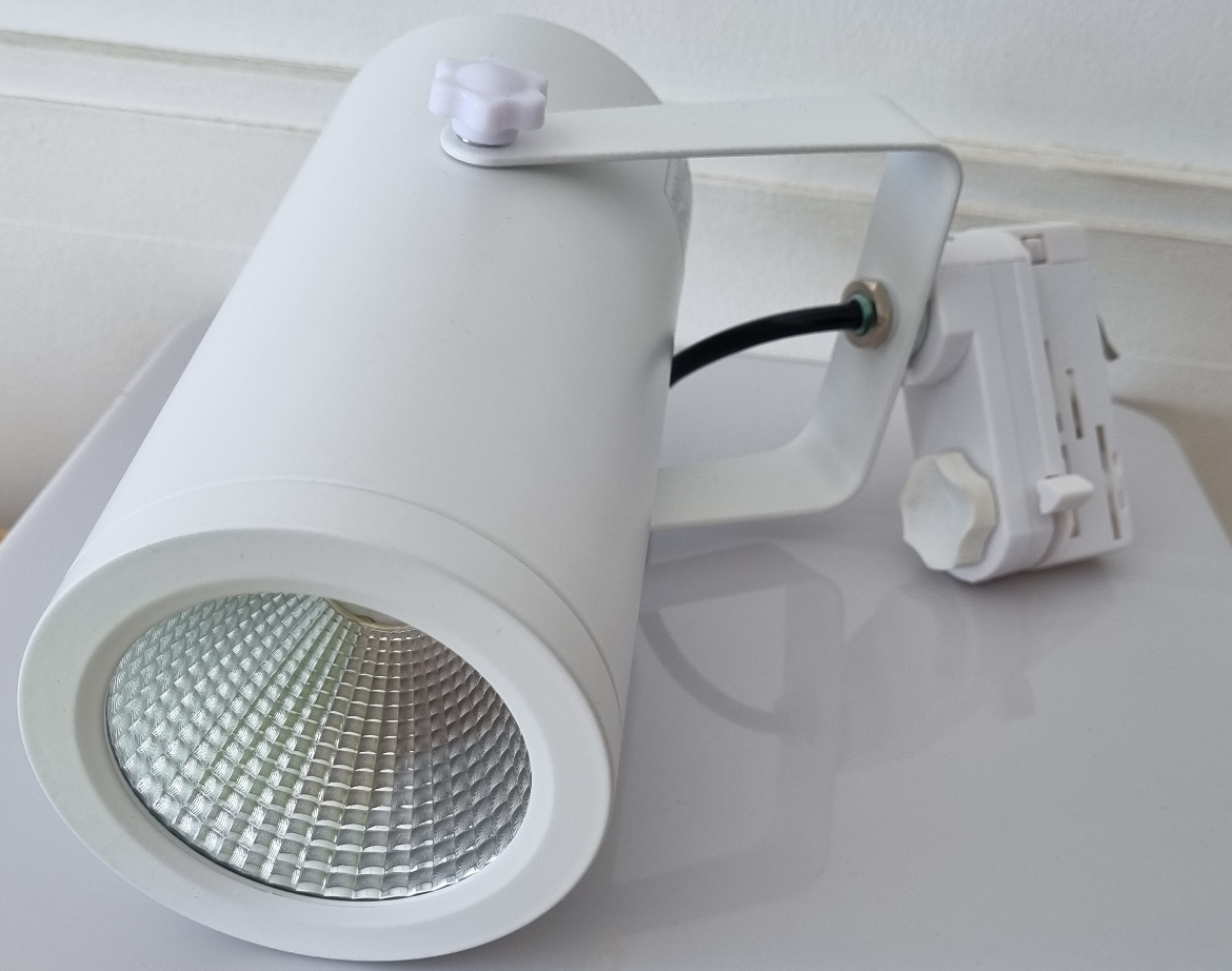 Projecteur noir LED COB 3 phases sur rail 35W 3600L 4000K 38°