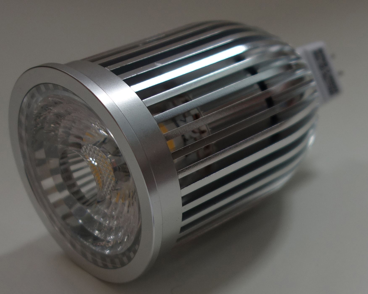 Ampoule LED 10W 3200K 12V GU5.3